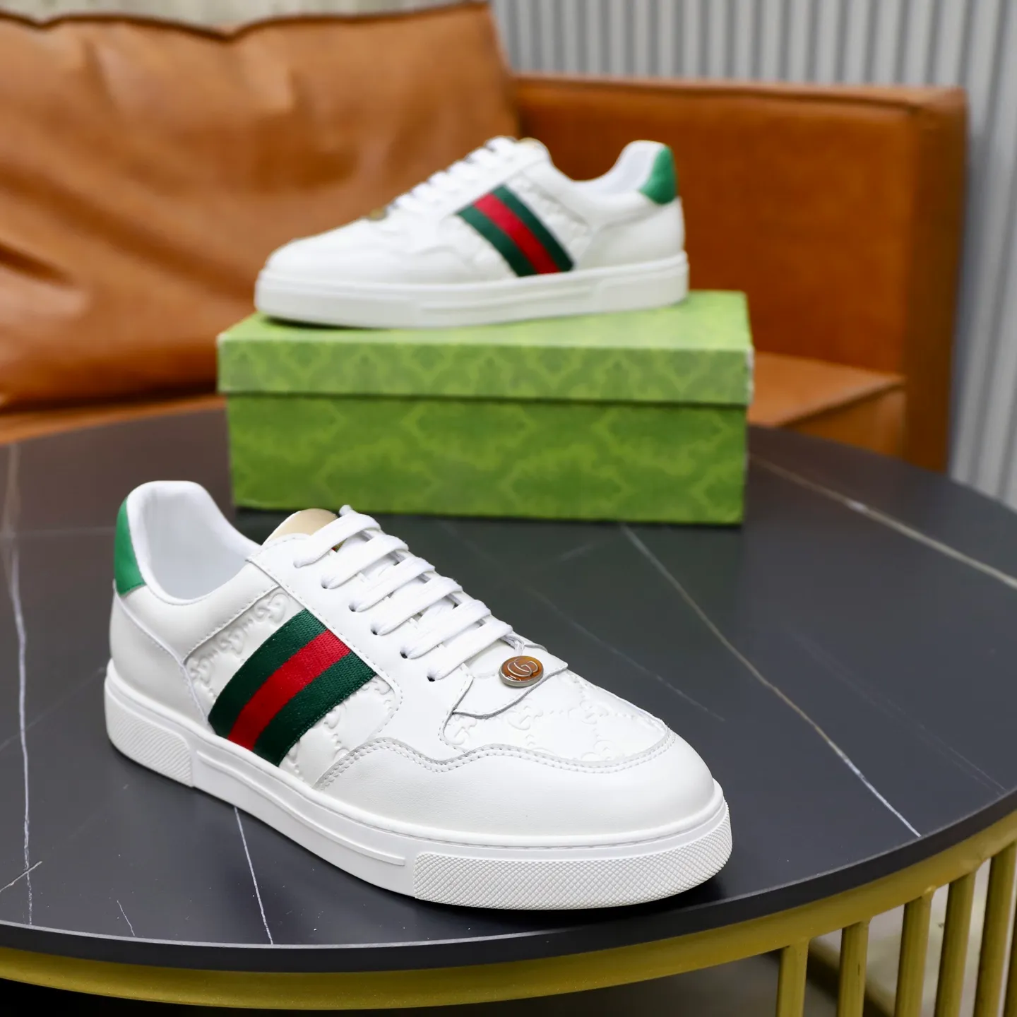 Ex-factory price: 420💰🙅‍♂️🙅‍♂️🙅‍♂️ Brand: Gucci GUCCi Standard code: 38-44 (45 customized) Grade: Same as the official website Material: Original leather splicing, comfortable and breathable sheepskin lining, original wear-resistant outsole Style category: Men's fashionable casual shoes, running, sports shoes, noble luxury brand elements, top luxury Color: actual picture color